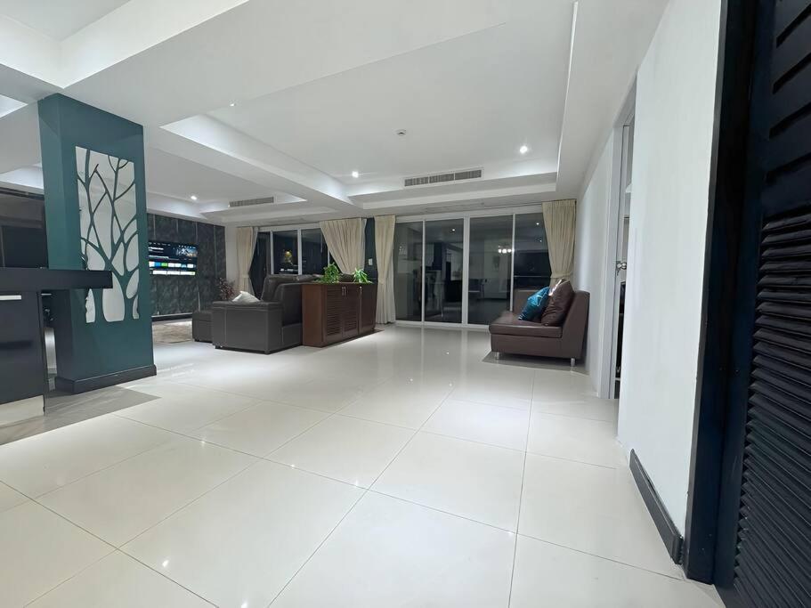 Apartment 4 Bed Penthouse With 3 Terraces