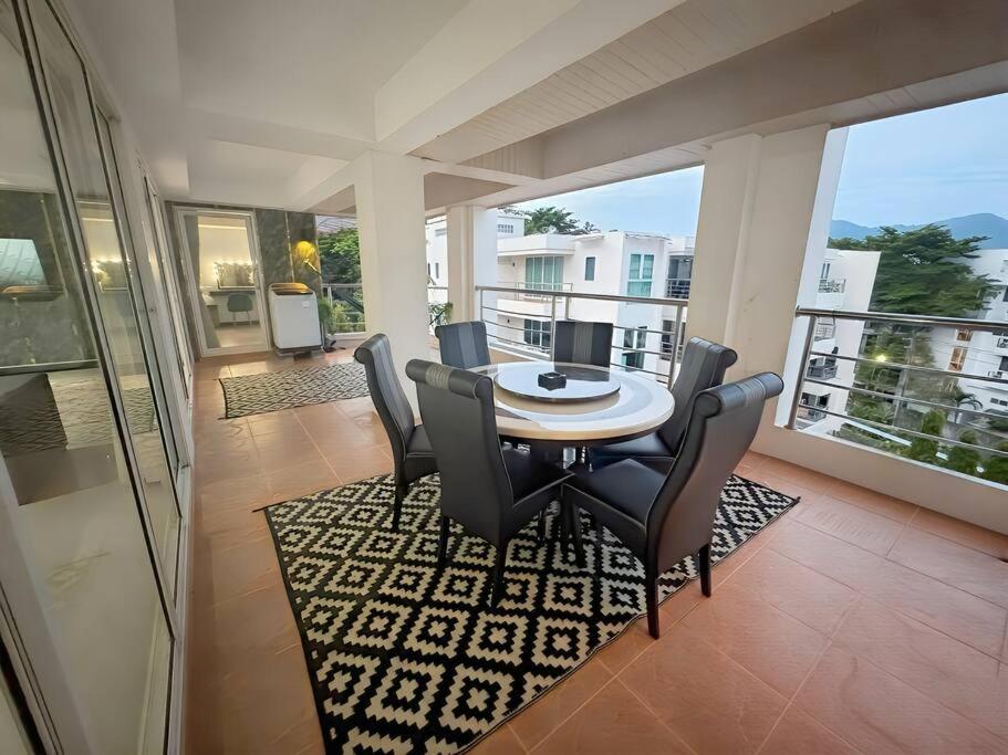 Apartment 4 Bed Penthouse With 3 Terraces *