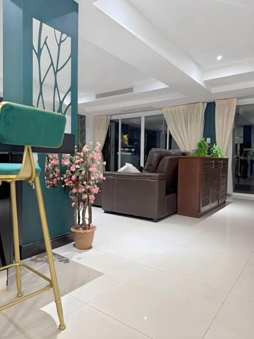 4 Bed Penthouse With 3 Terraces