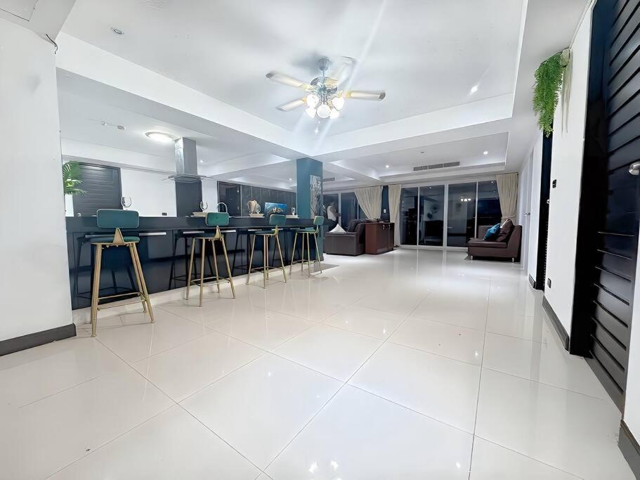 Apartment 4 Bed Penthouse With 3 Terraces Patong