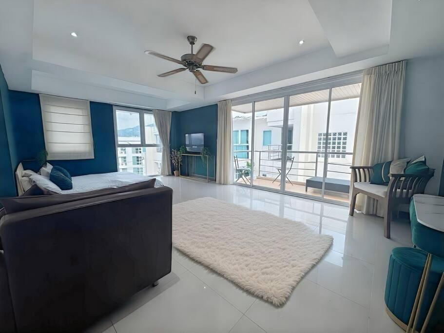 4 Bed Penthouse With 3 Terraces Patong