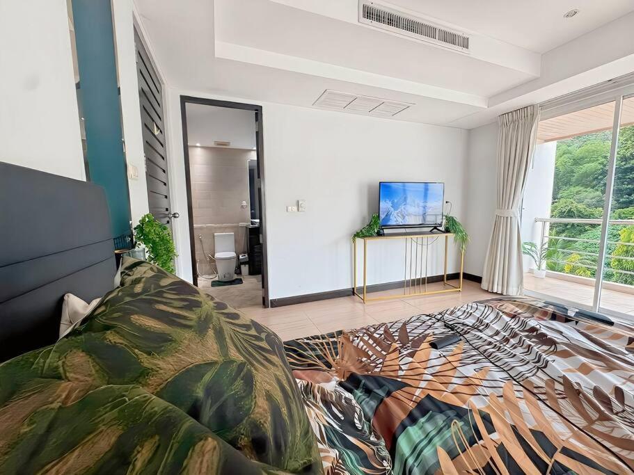 4 Bed Penthouse With 3 Terraces * Patong